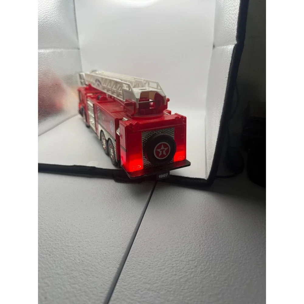 Texaco Port Arthur No 97 Fire Engine Toy Truck 1997 Edition Red with Lights